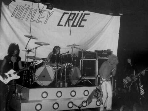 Mötley Crüe LIVE early days